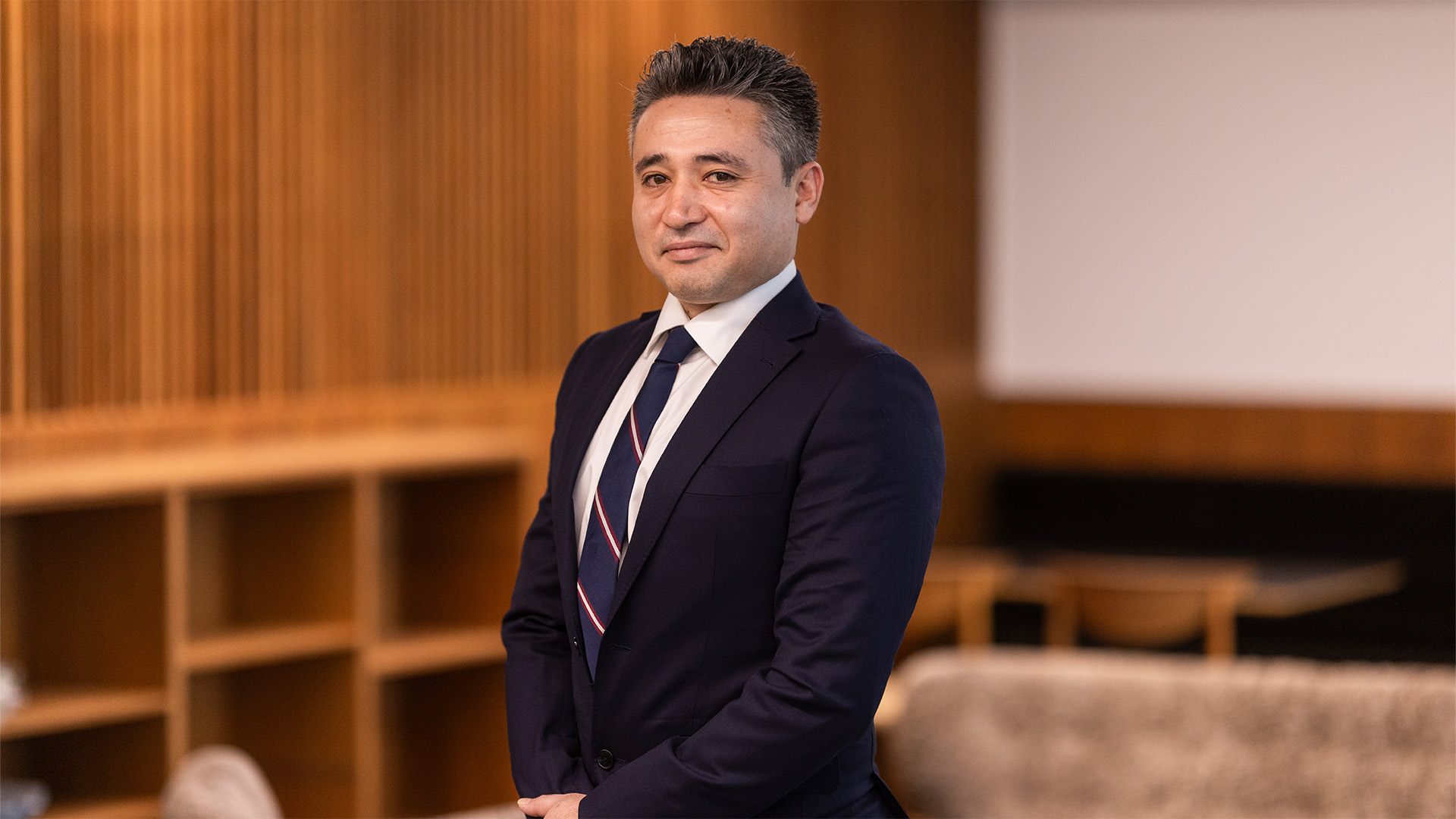 Farhad Bayat hos Poul Schmith/Kammeradvokaten