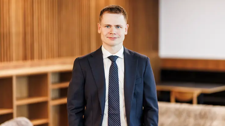 Simon Østergaard Larsen hos Poul Schmith/Kammeradvokaten