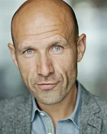 Portrætbillede af Adam Holm