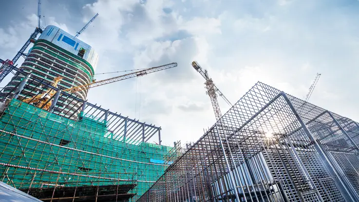 Byggeplads stillads himmel