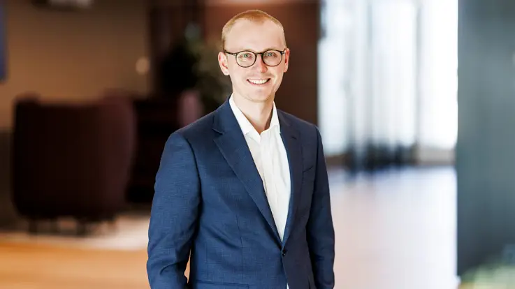 Oskar Forsblom hos Poul Schmith/Kammeradvokaten