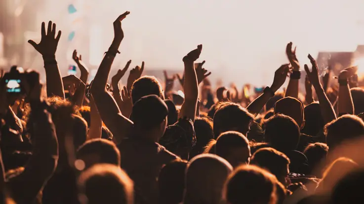 Spændt publikum til en koncerter