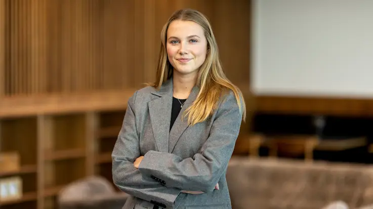 Emilie Brændholt hos Poul Schmith/Kammeradvokaten