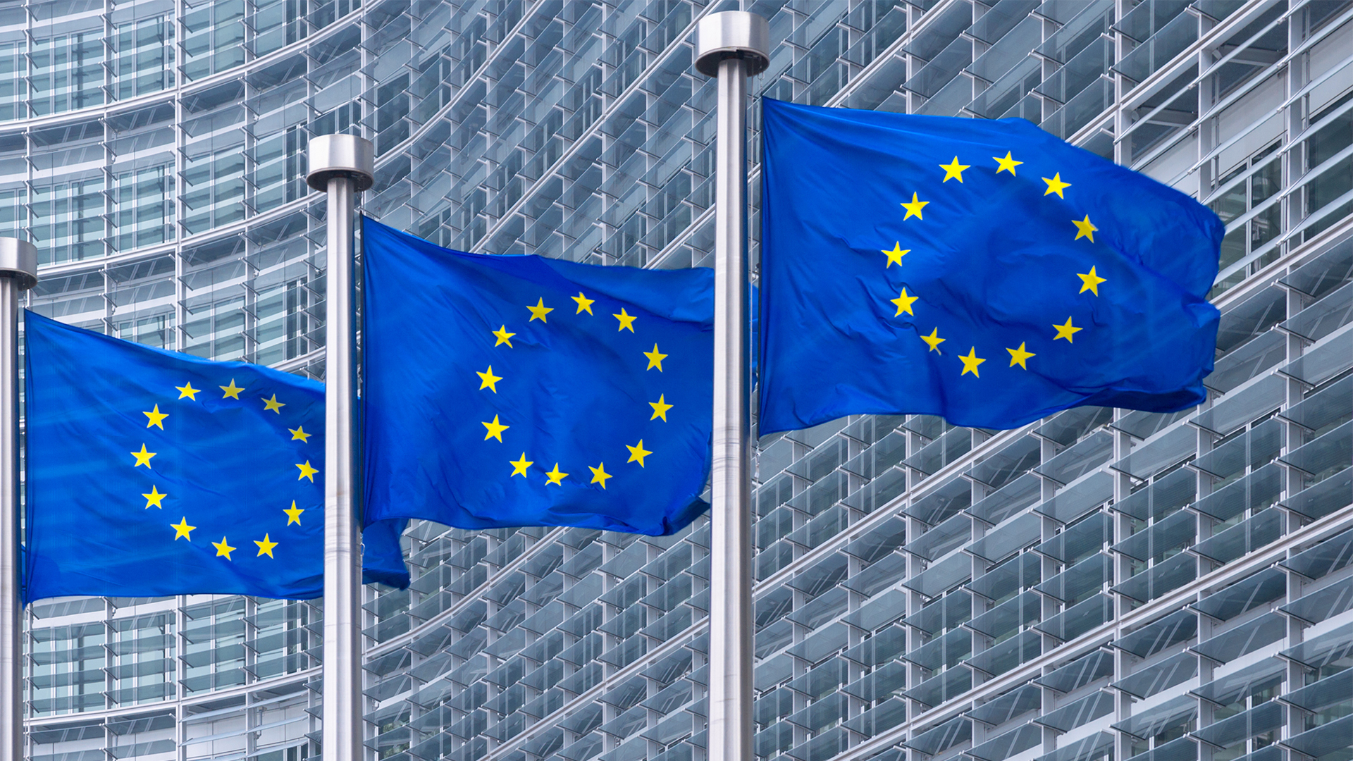 EU-flag foran Europa-Kommissionen i Bruxelles